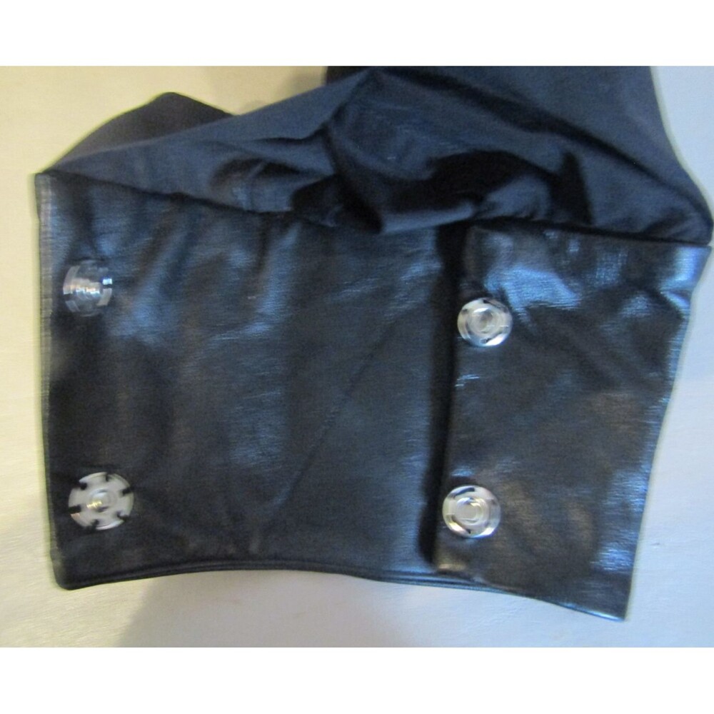 Chic Black Ruffled Blouse - Picture 8 of 10